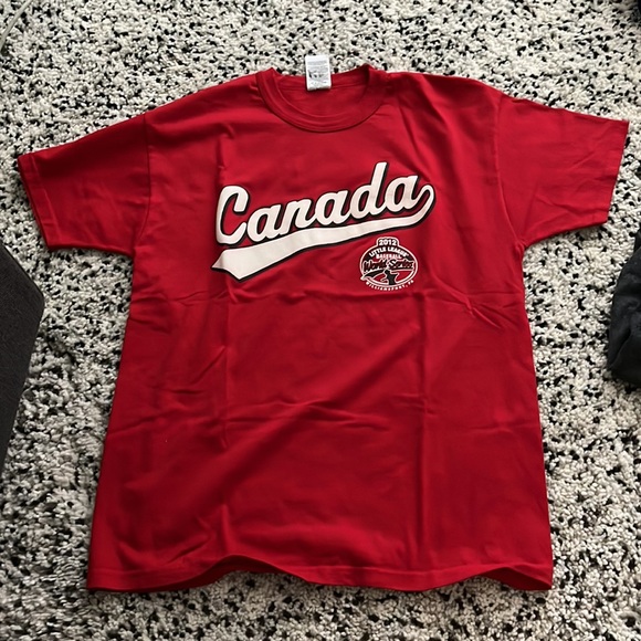 Limited edition 2012 LLWS TEAM Canada t shirt. Men’s medium good condition. - Picture 2 of 2